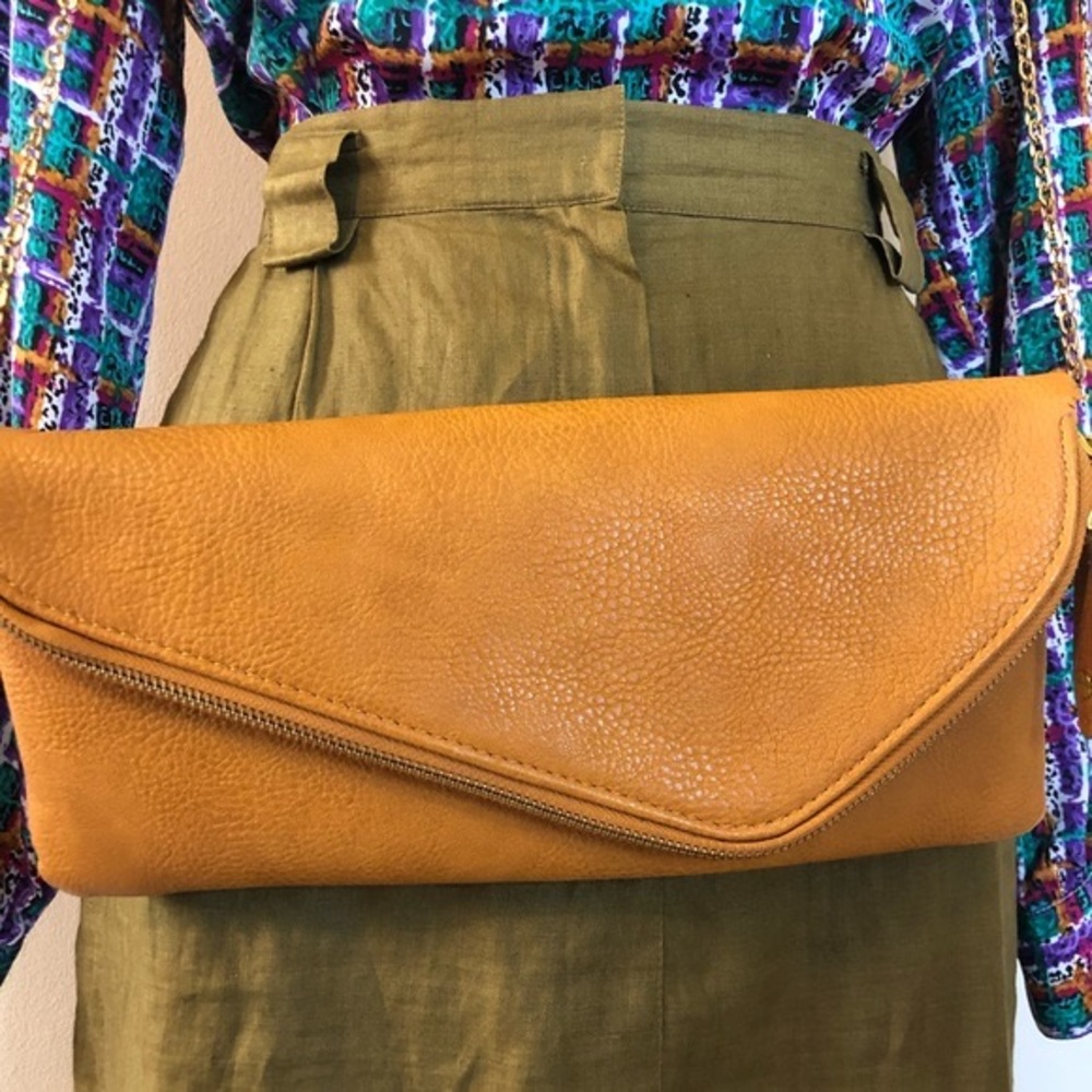 SOLD Vintage Faux Leather Camel Color Bag